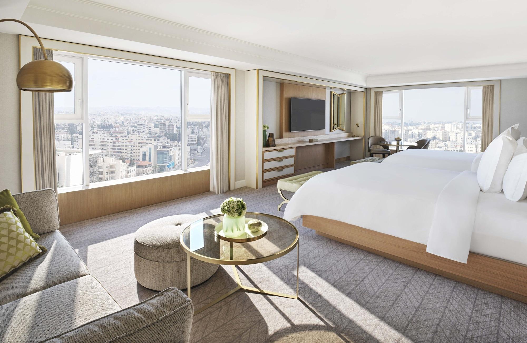 Four Seasons Hotel 5*