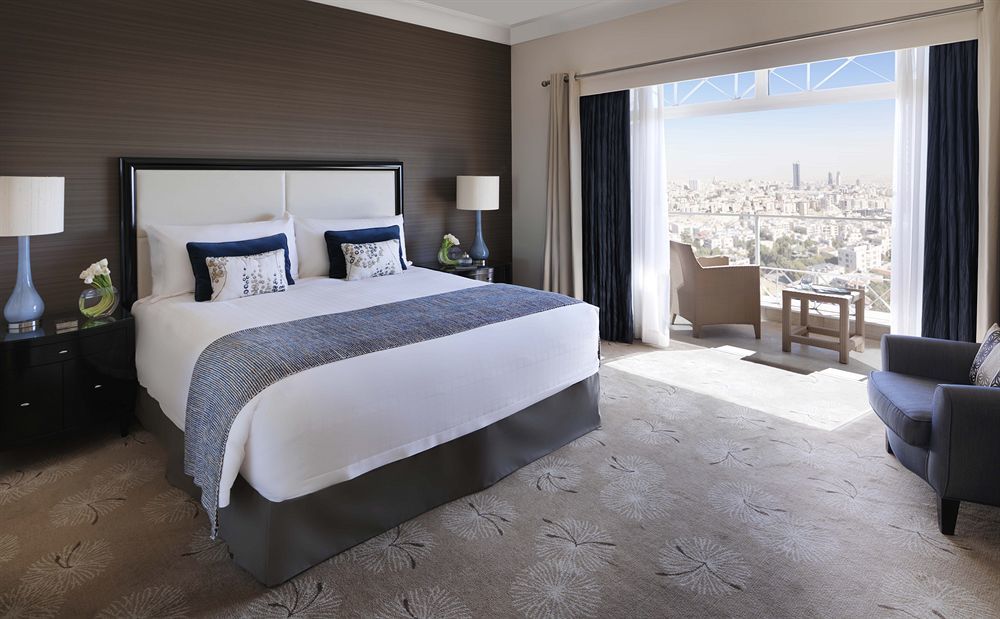 Four Seasons 5*