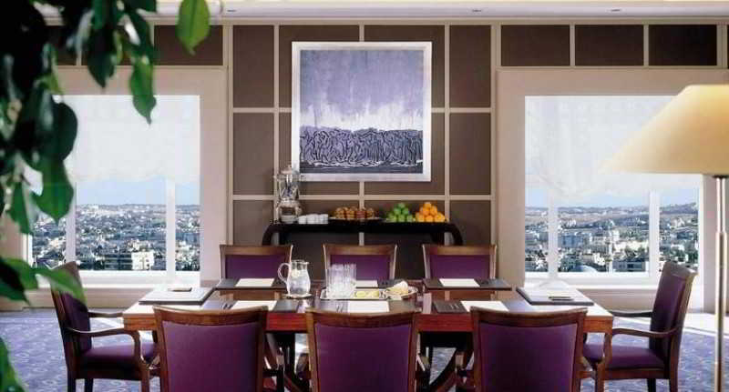 Four Seasons Hotel 5*